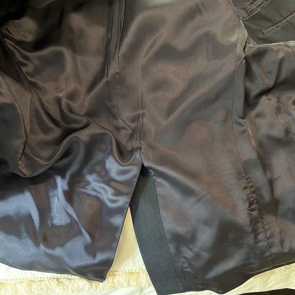 Men’s navy pin striped suit. Jacket is 43R and pants are a 36W, 31L. - Picture 5 of 12